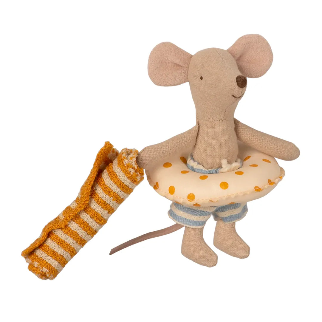 MAILEG Beach Mouse Little Brother in Cabin de Plage