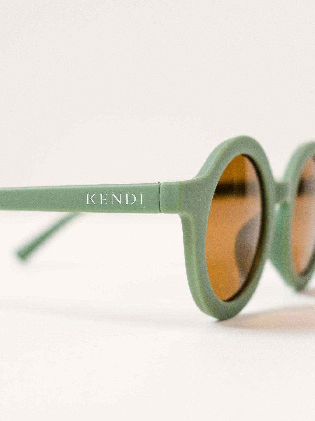 Round Sunnies • choose your color