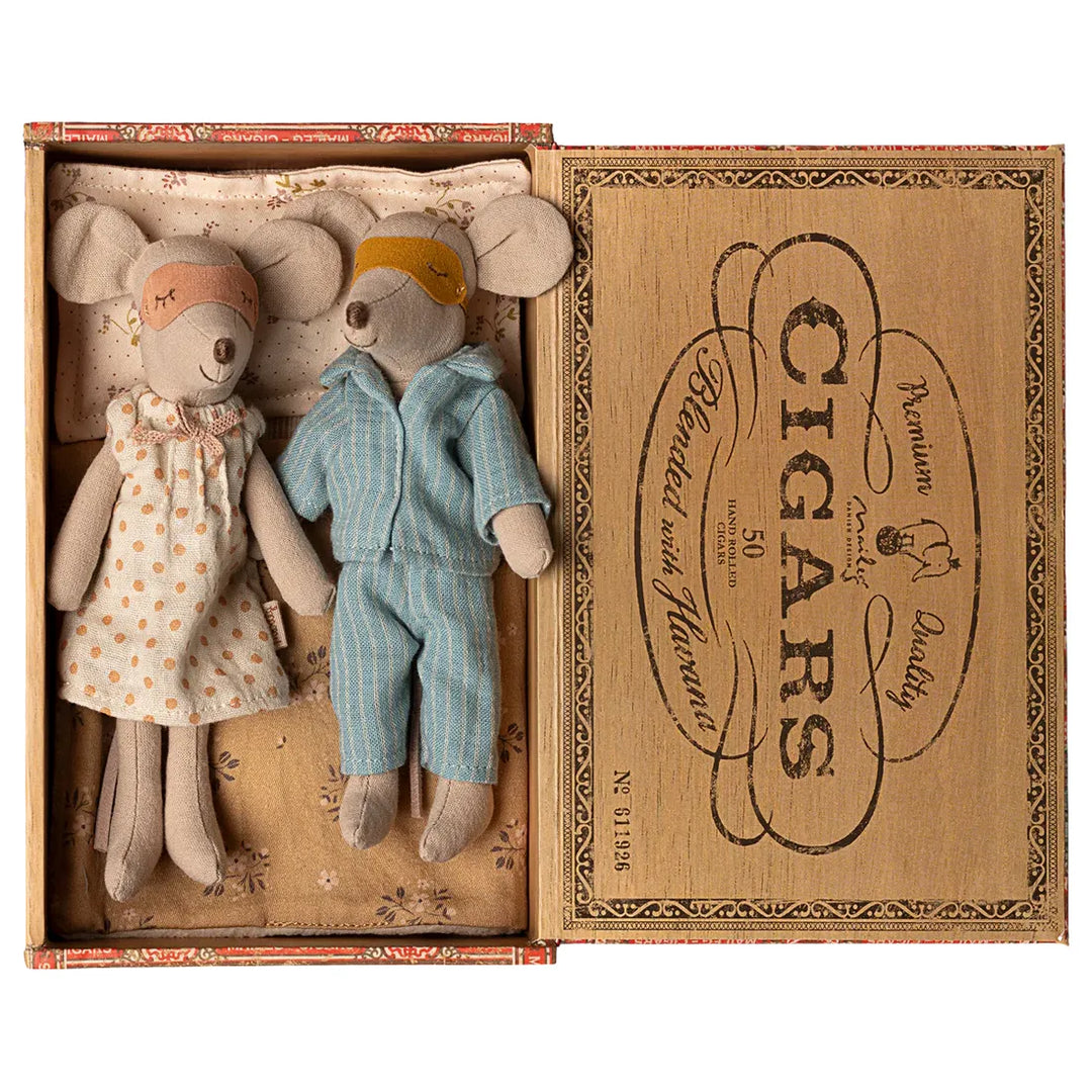 MAILEG Mum &amp; Dad in Cigar Box