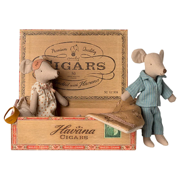 MAILEG Mum &amp; Dad in Cigar Box