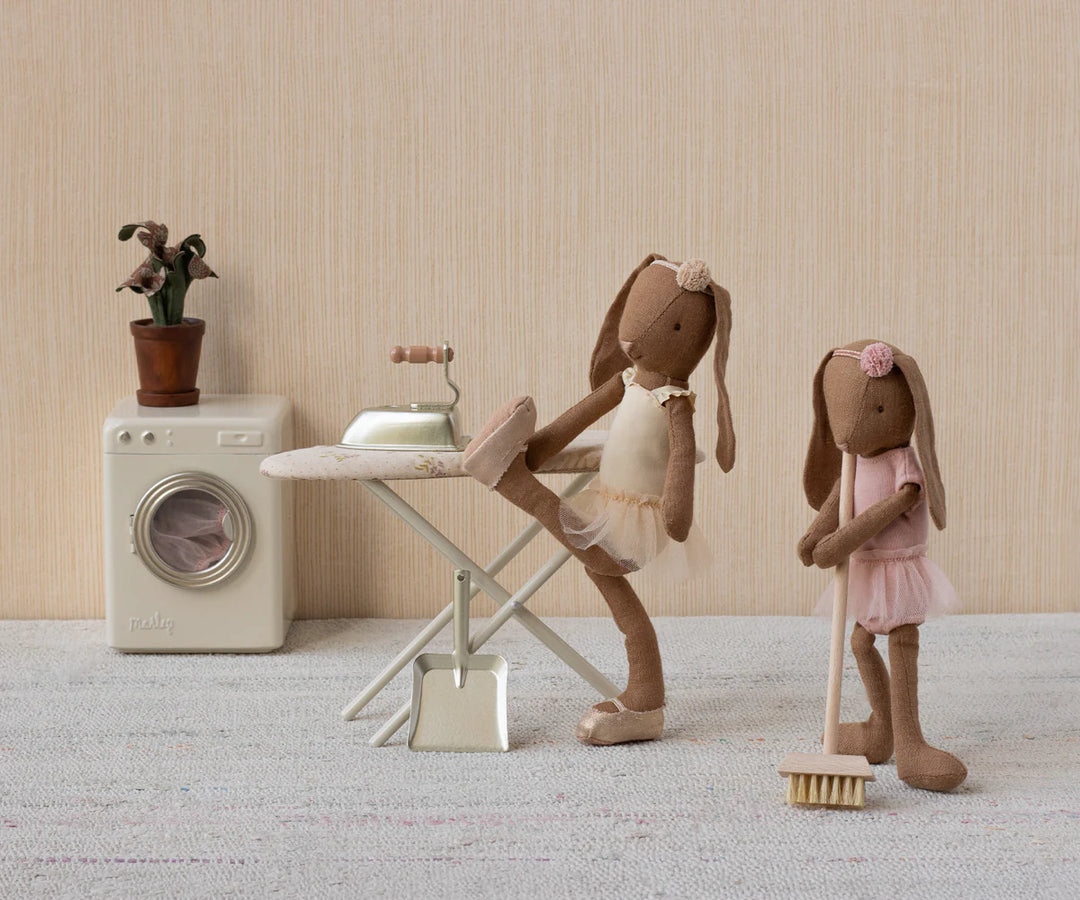 MAILEG miniature furniture | broom set