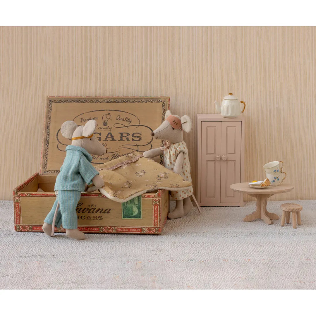 MAILEG Mum &amp; Dad in Cigar Box
