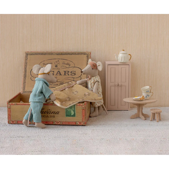 MAILEG Mum &amp; Dad in Cigar Box