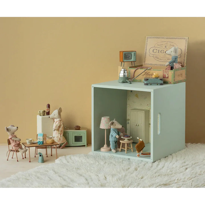 MAILEG Grandma and Grandpa Mice in Cigar Box