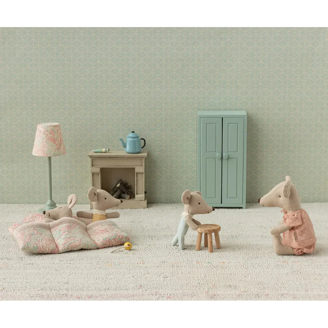 Triplets, Baby mice in matchbox - Checker