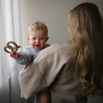 PRETZEL TEETHER natural