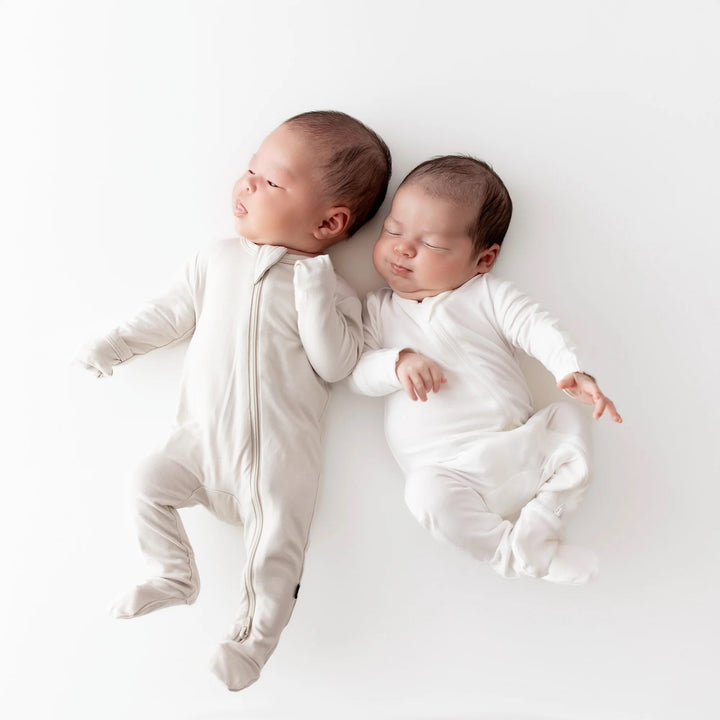 KYTE BABY zippered footie in oat