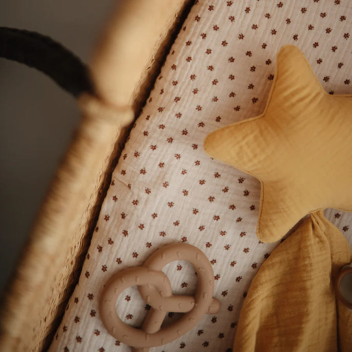 PRETZEL TEETHER natural