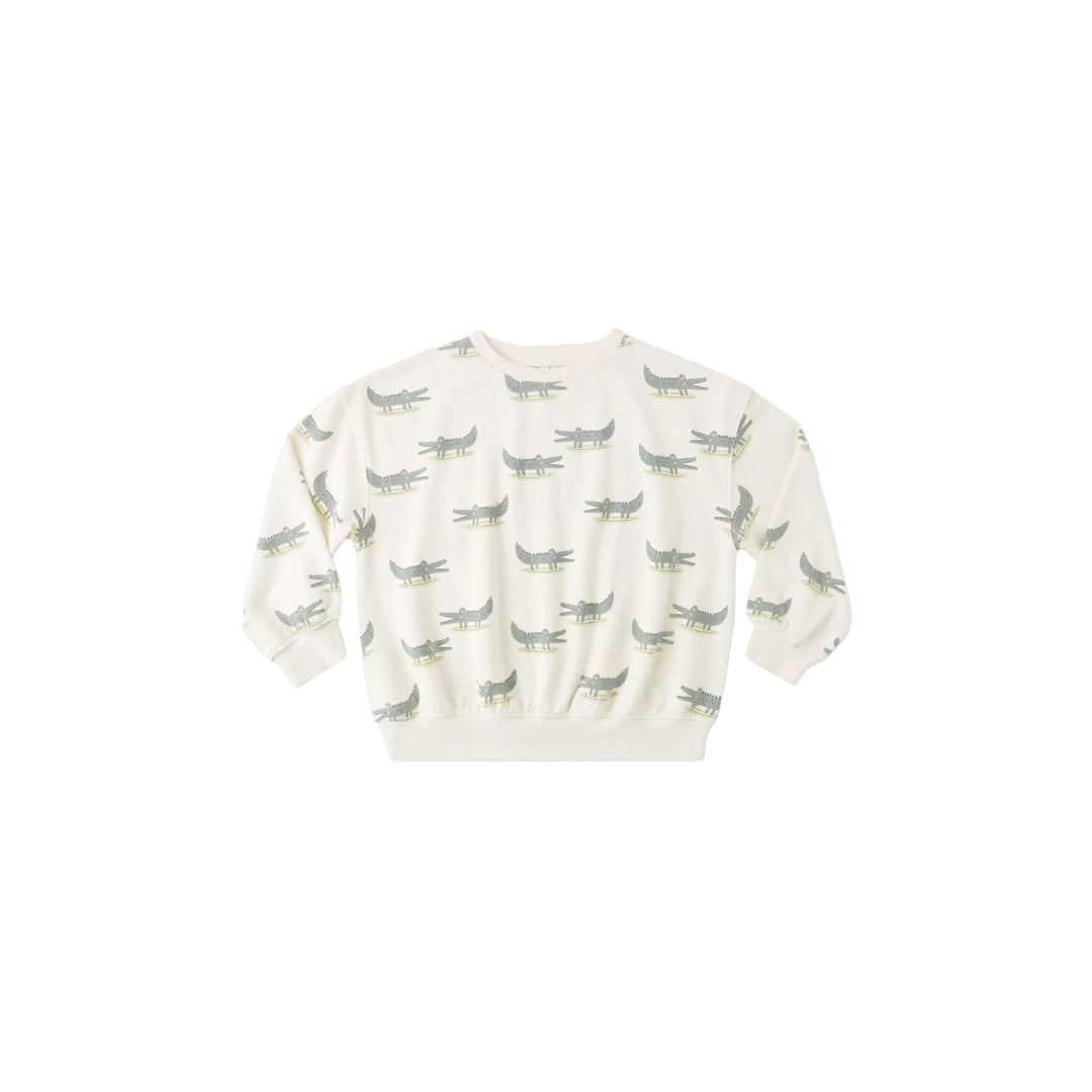 Rylee + Cru Relaxed fit sweatshirt in our soft and cozy french terry fabric.

Featuring an 'alligators' print on a 'natural' hue. Your littles will love wearing this print all season long!
