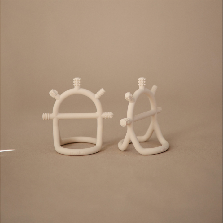 SENSORY GRIP TEETHER shifting sand