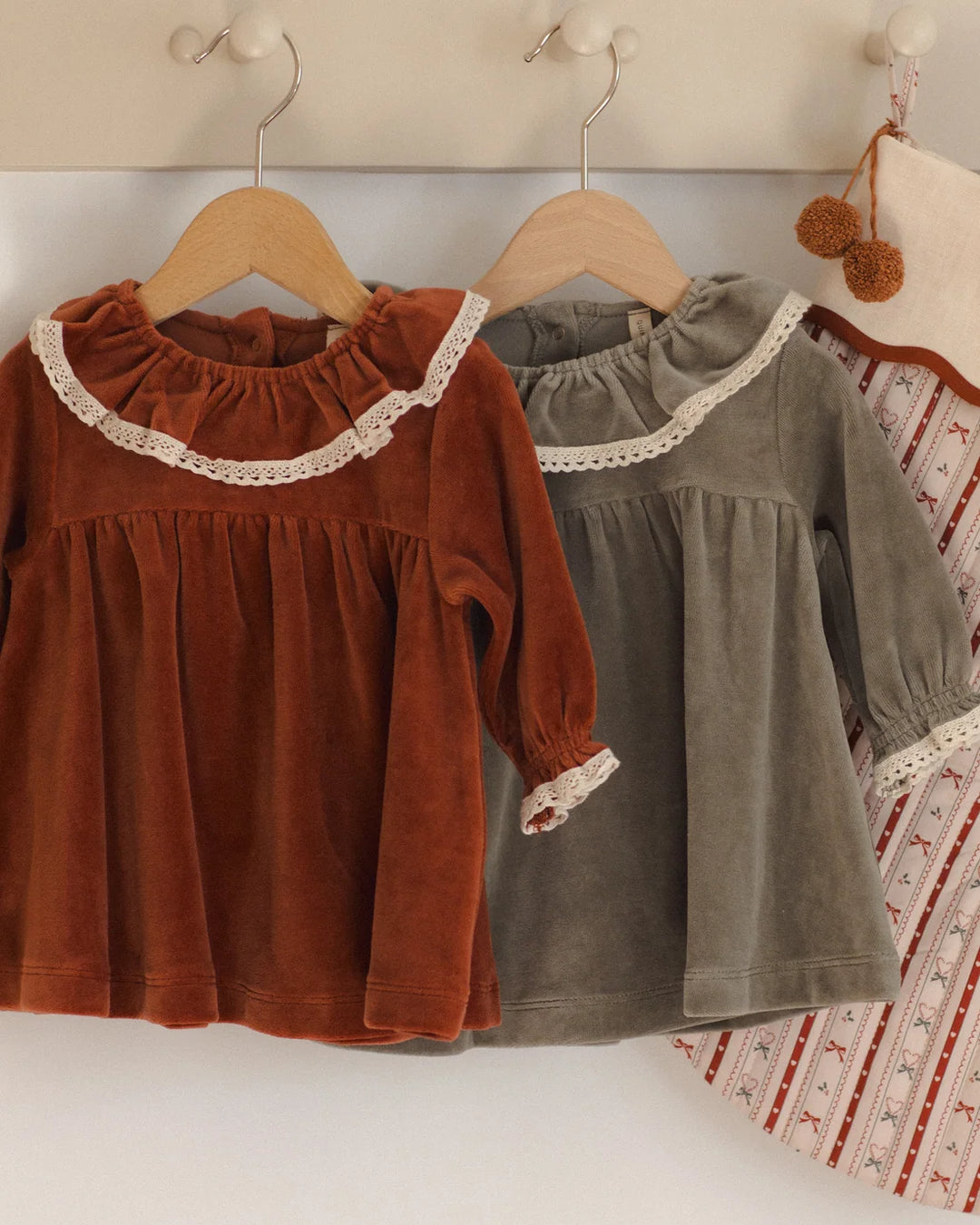 VELOUR BABY DRESS SPRUCE