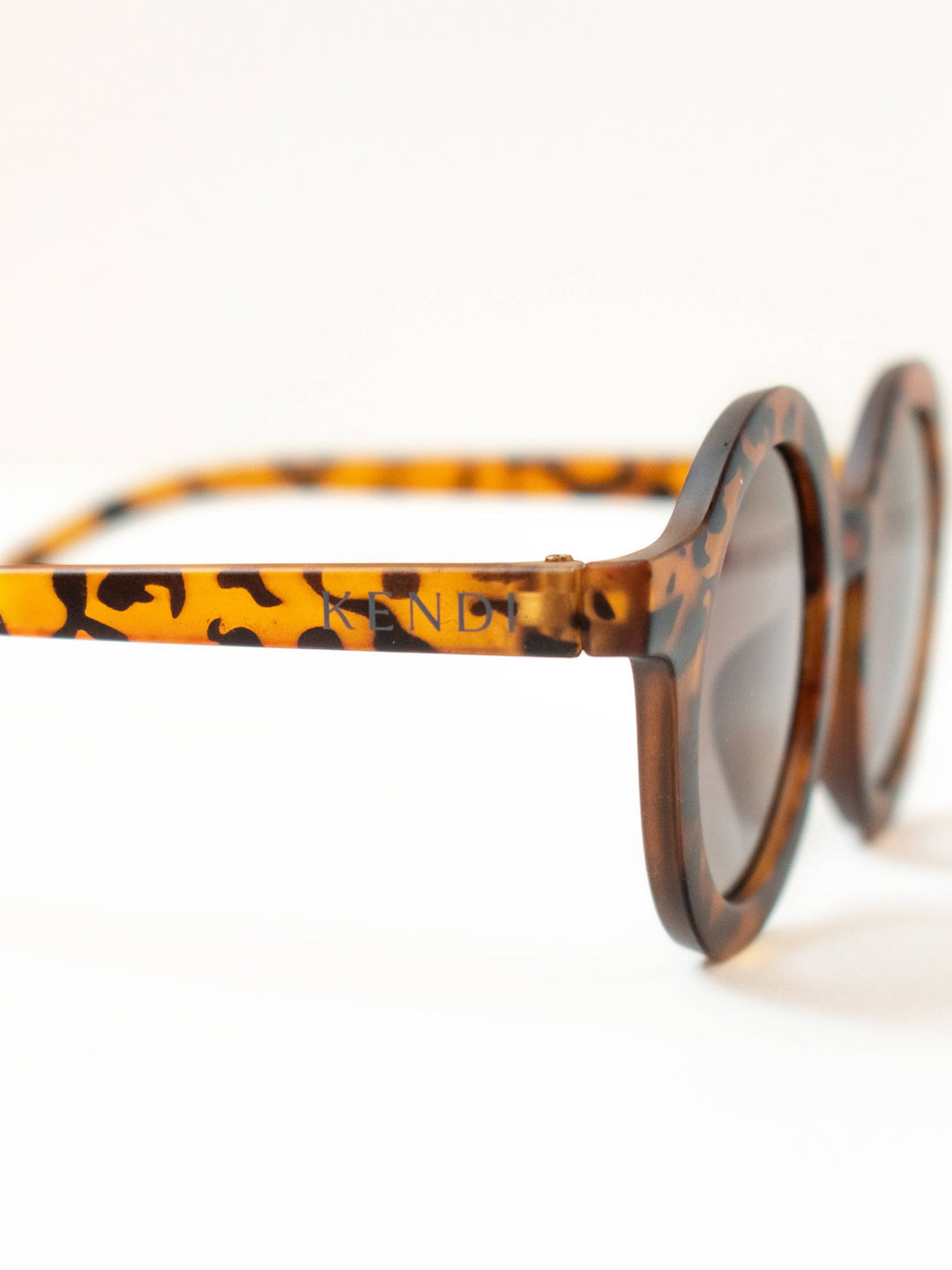 Round Sunnies • choose your color