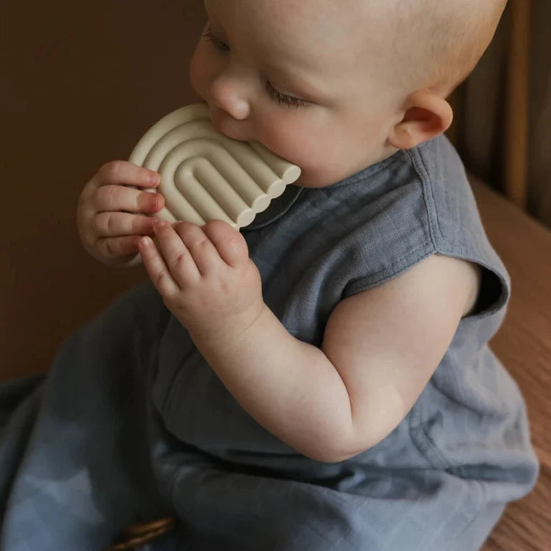 RAINBOW TEETHER shifting sand