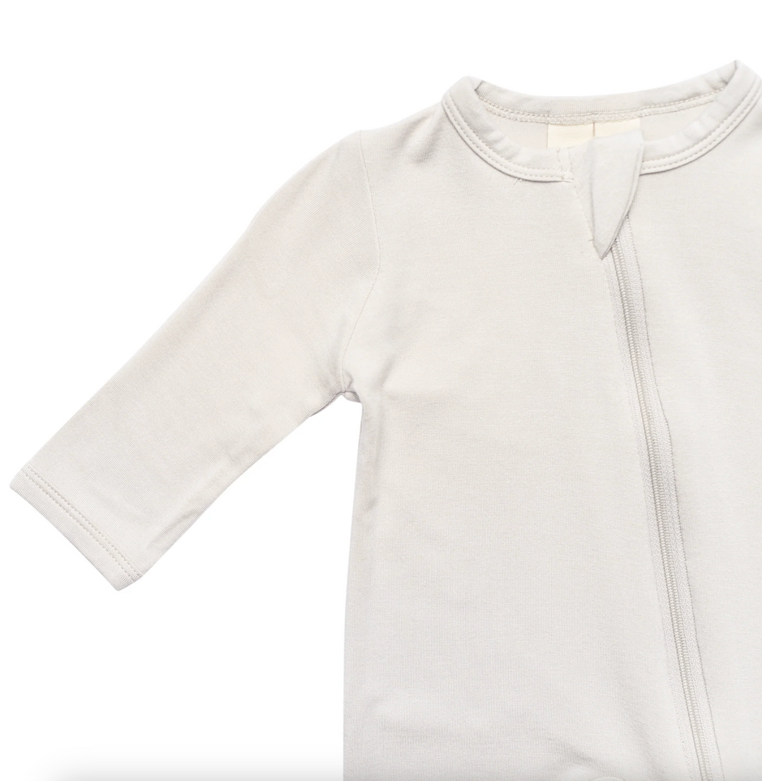 KYTE BABY zippered footie in oat